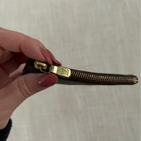 Louis Vuitton Key Pouch - Picture 3 of 6